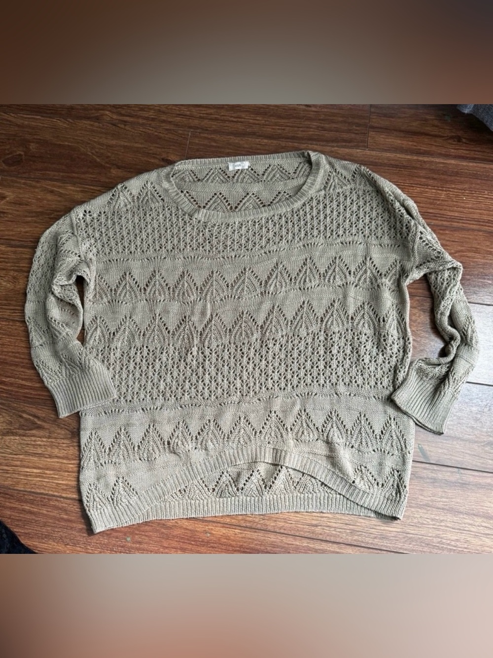 YDE lightweight open-knit pointelle sweater size small